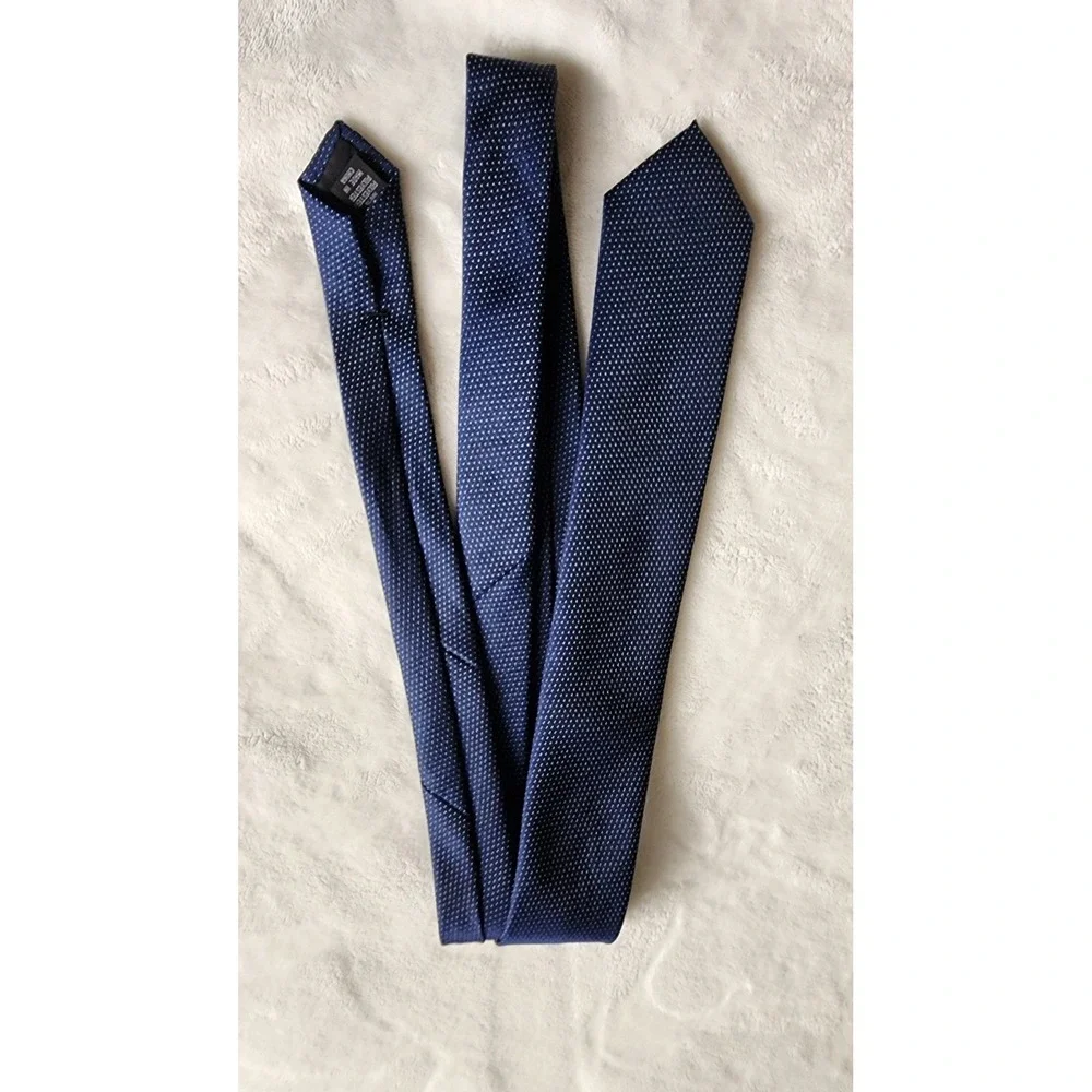 Calvin Klein Mens Navy Blue Micro Dot Geometric Formal Necktie‎ Tie